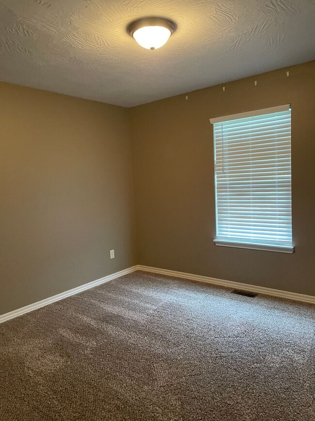 Building Photo - 3 Bedroom, All Brick home in Republic for ...