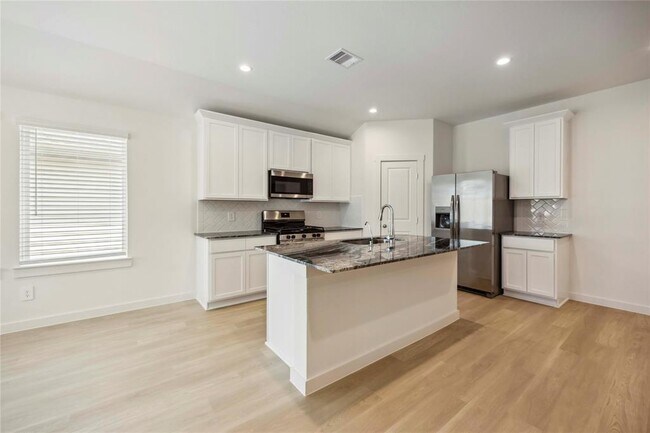 Building Photo - 1715 Battisti Dr