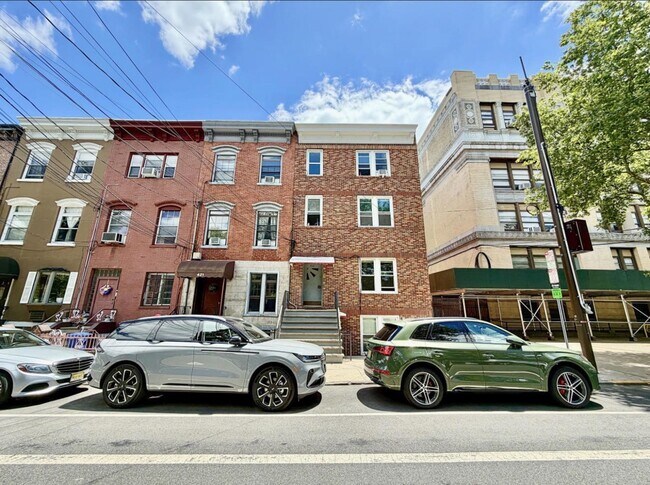 Building Photo - 419 Garden St