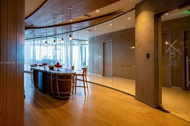 Building Photo - 1000 Brickell Plaza