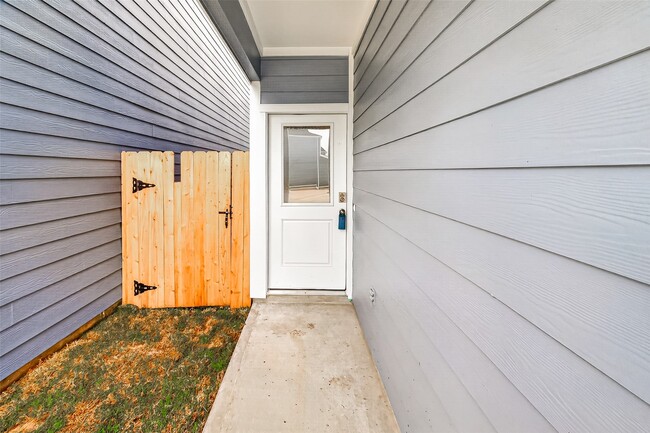 Building Photo - 28142 Meadowlark Sky Dr