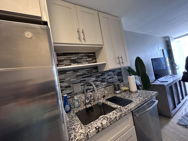 Building Photo - 84-674-965 Farrington Hwy