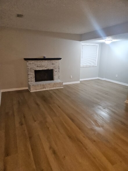Building Photo - 1420 Villa Pines Ct NW
