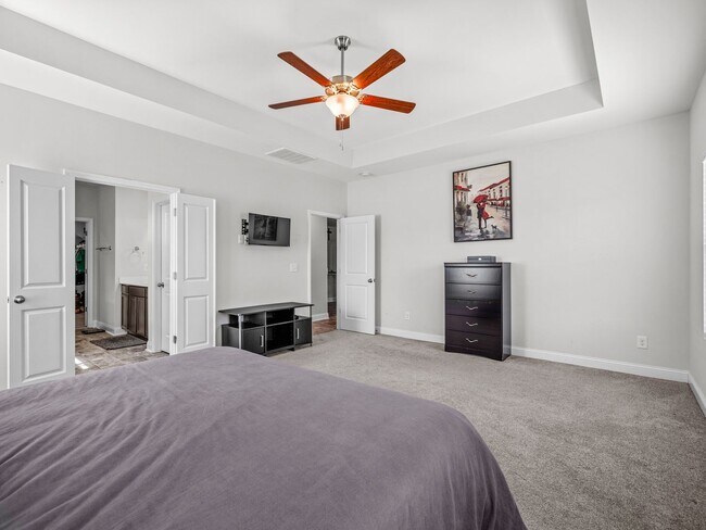 Building Photo - Towne Pointe Community