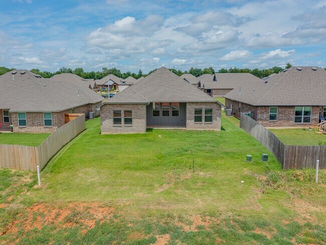 Building Photo - Brand New home In Azalea!