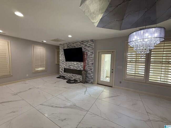 Building Photo - 2304 Arbor Glen