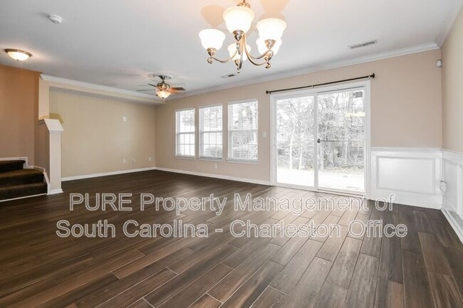 Building Photo - 5150 Trump St
