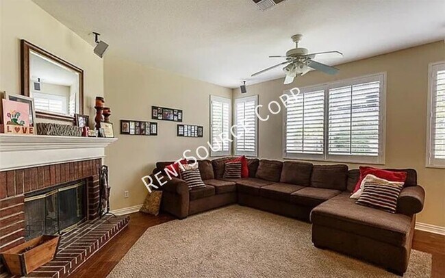 Building Photo - 22909 Redwood Ct