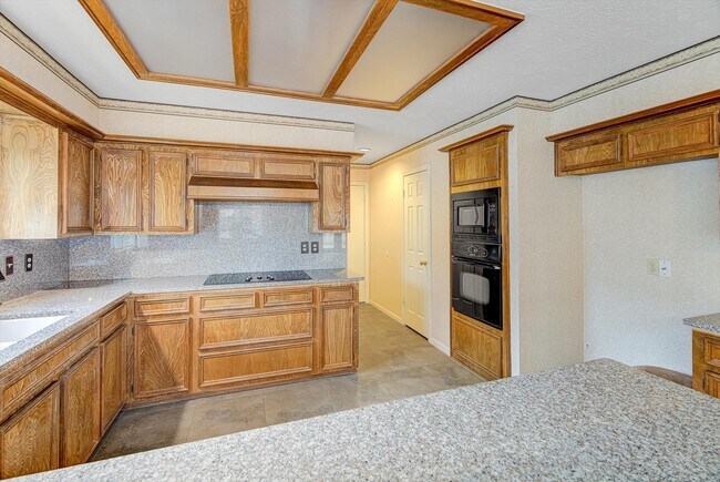 Building Photo - 3647 Marywood Dr