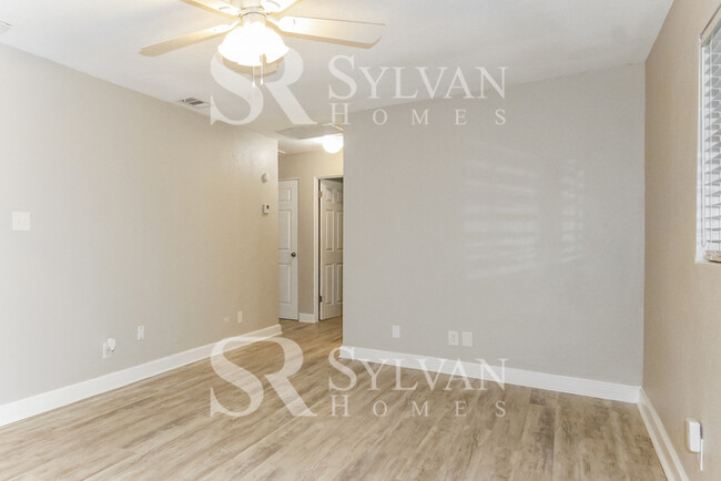Building Photo - Spacious 3BR Home Awaits You!
