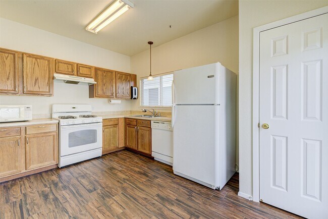 Building Photo - 3930 Mossy Pl Ln