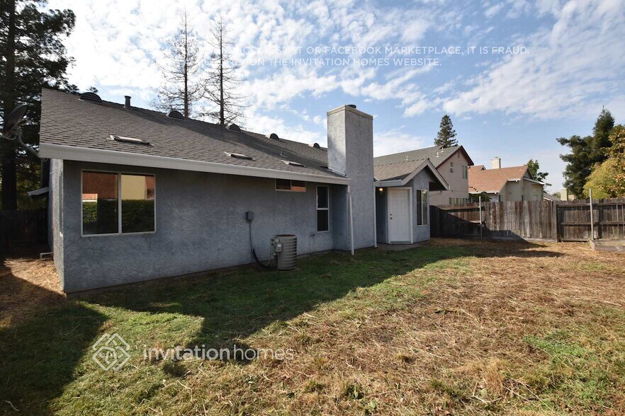 Building Photo - 8023 Pinot Noir Way