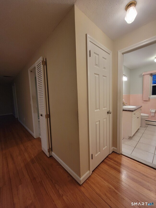 Building Photo - 46 Turkey Hill Rd