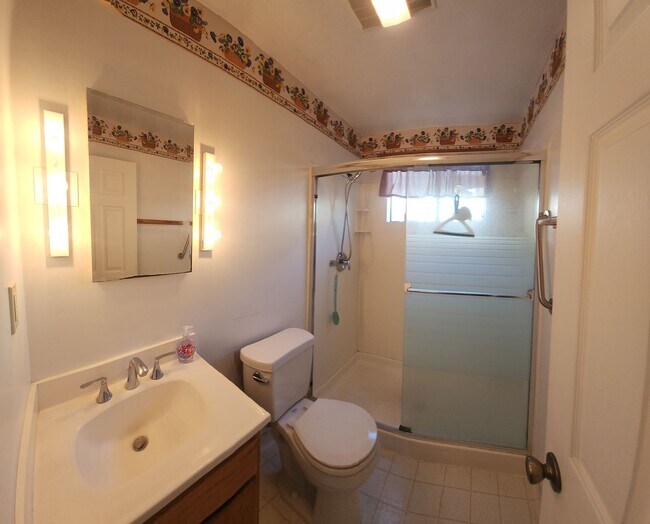 Building Photo - Cerro Romauldo 295-297