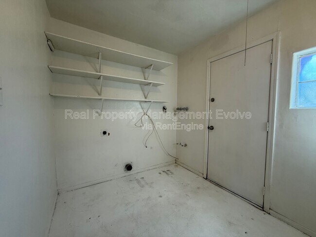 Building Photo - 3419 W Marshall Ave