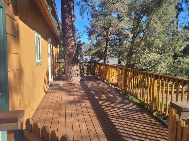 Building Photo - 15325 Acacia Way
