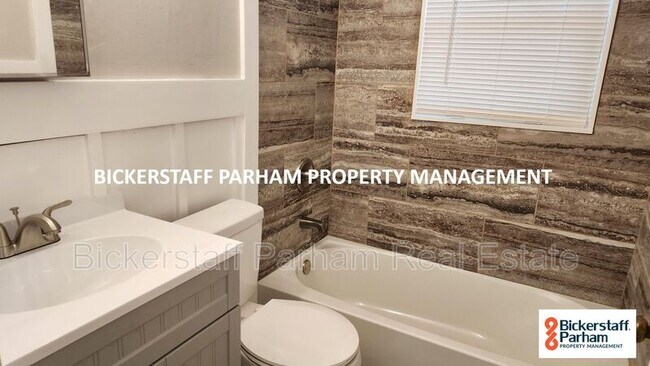 Building Photo - 3923 Trask Dr