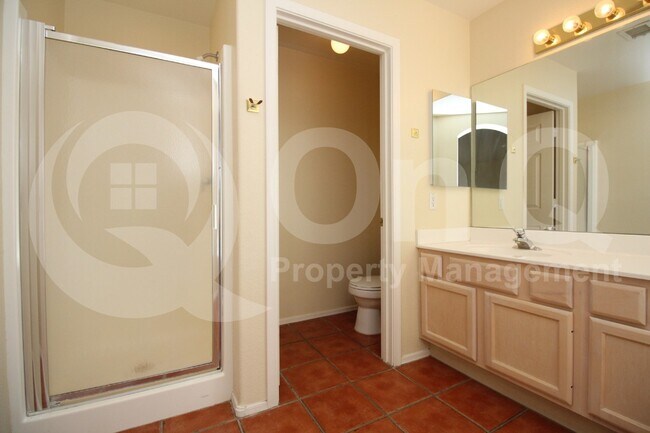 Building Photo - 7460 W Lone Cactus Dr
