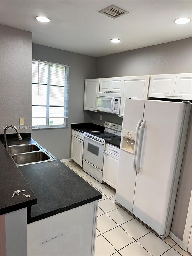 Building Photo - 6053 SW 19th Pl