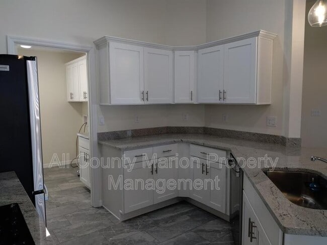 Building Photo - 4704 SW 143rd Loop