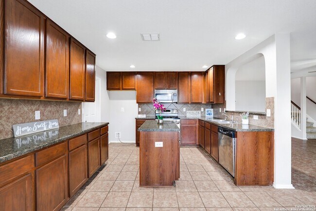 Building Photo - 547 Red Quill Nest