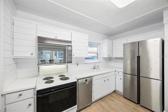 Building Photo - 9950 47th Ave N