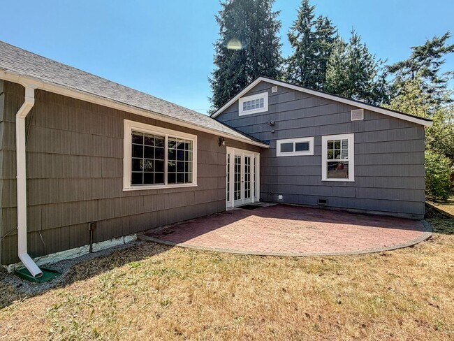 Building Photo - Lovely 4bd/2bth Haller Lake Home in North Seattle, $3,995/mo.