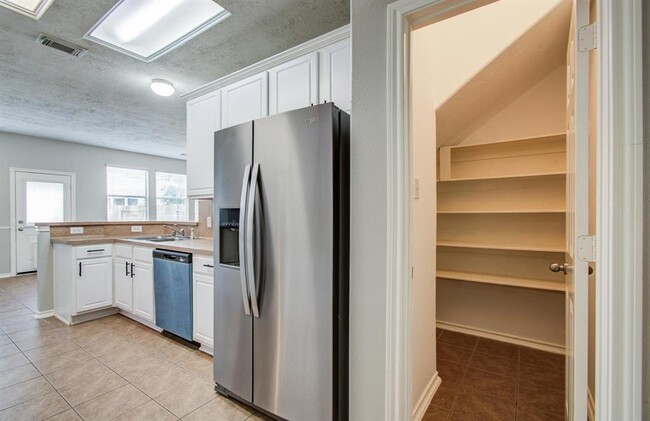 Building Photo - 25266 Boulder Bend Ln
