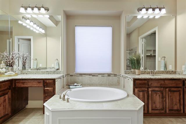 Building Photo - 13732 Eleanor Ave