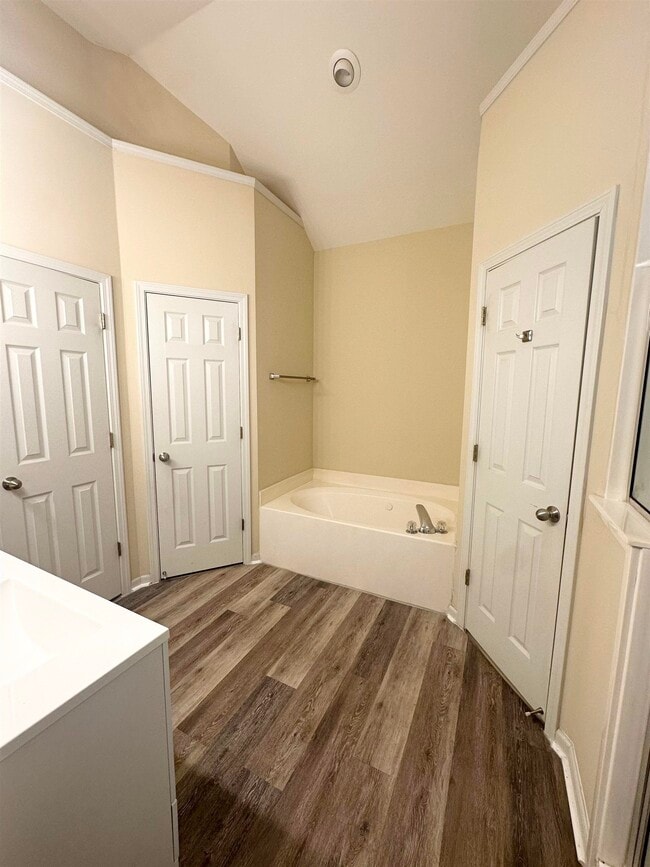 Building Photo - 8516 Shady Elm Dr