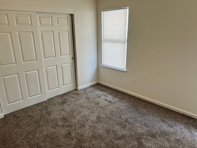 Building Photo - 5400 Tupper Ct