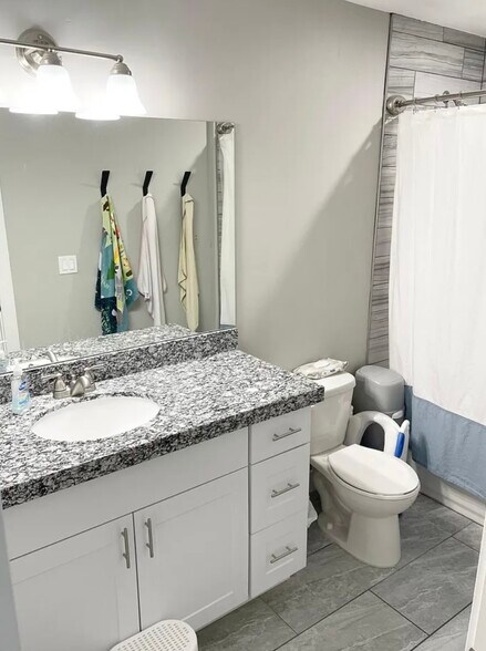 Building Photo - 1999 E Abbey Way