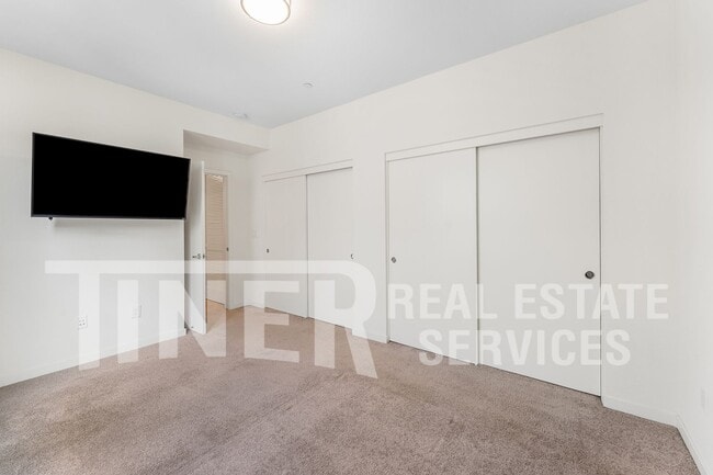 Building Photo - 266 Box Lane-