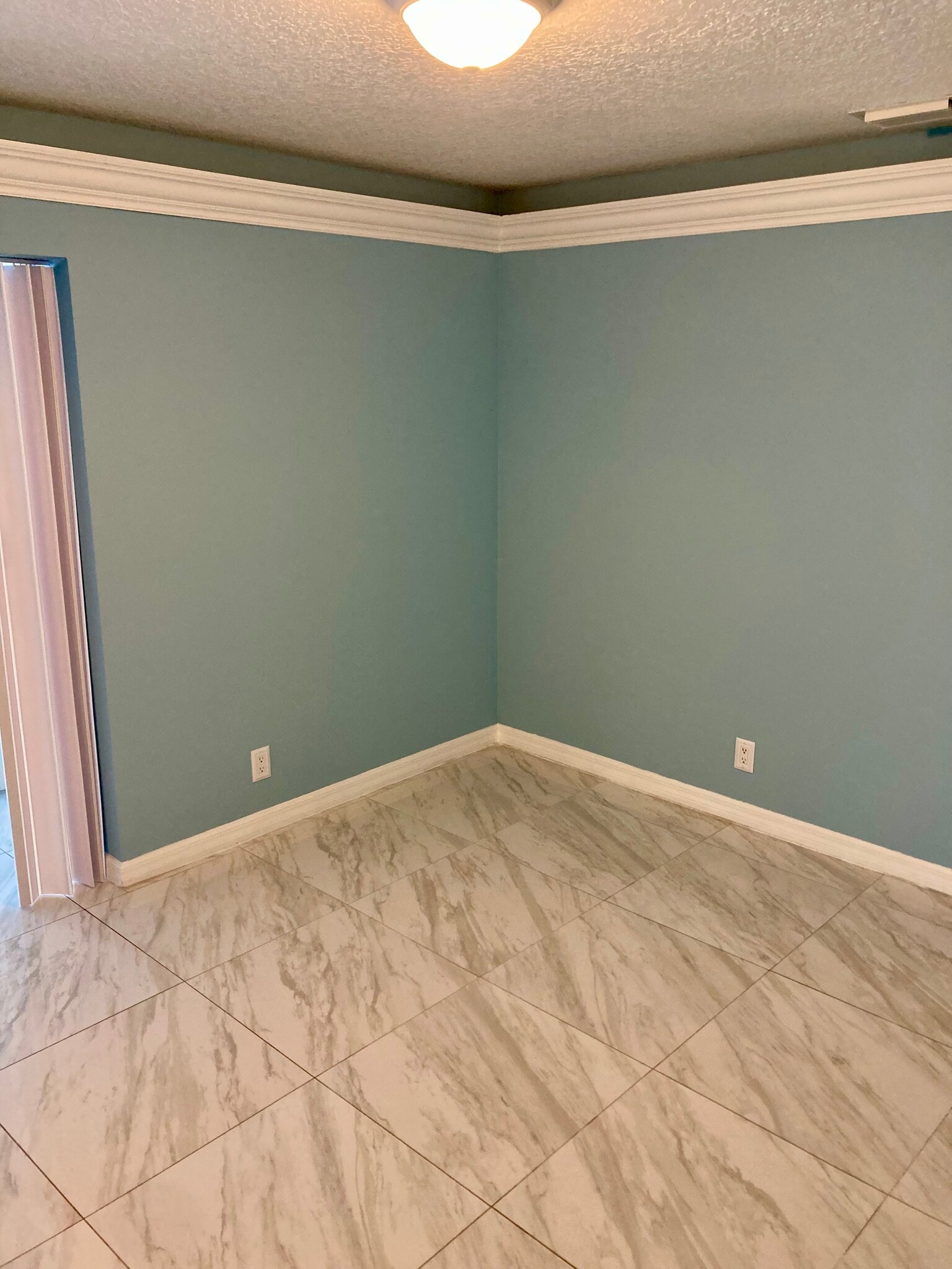 Building Photo - 950 S Kanner Hwy