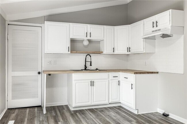 Building Photo - 2322 Silver Maple Ct