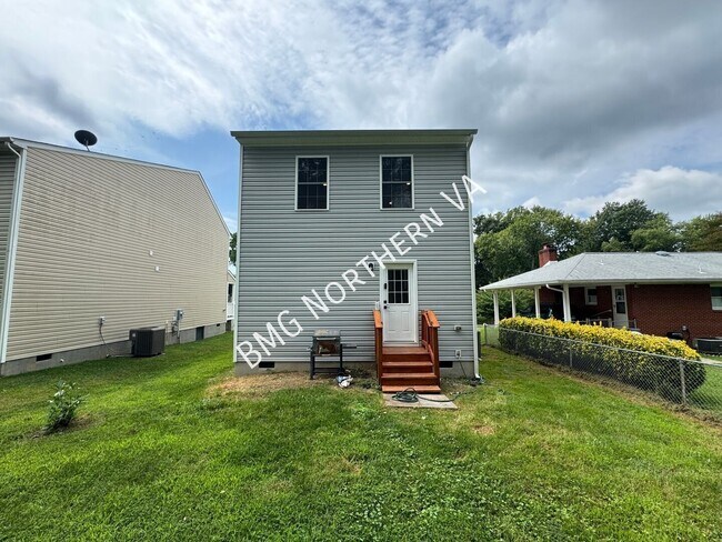 Building Photo - 8509 Engleside St