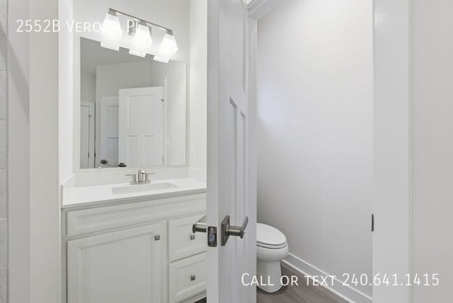 Building Photo - 2552 -B Verona Pl