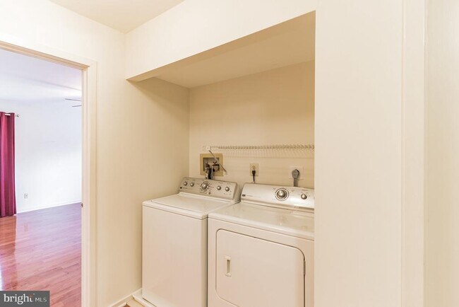 Building Photo - 48 Stonehurst Ct