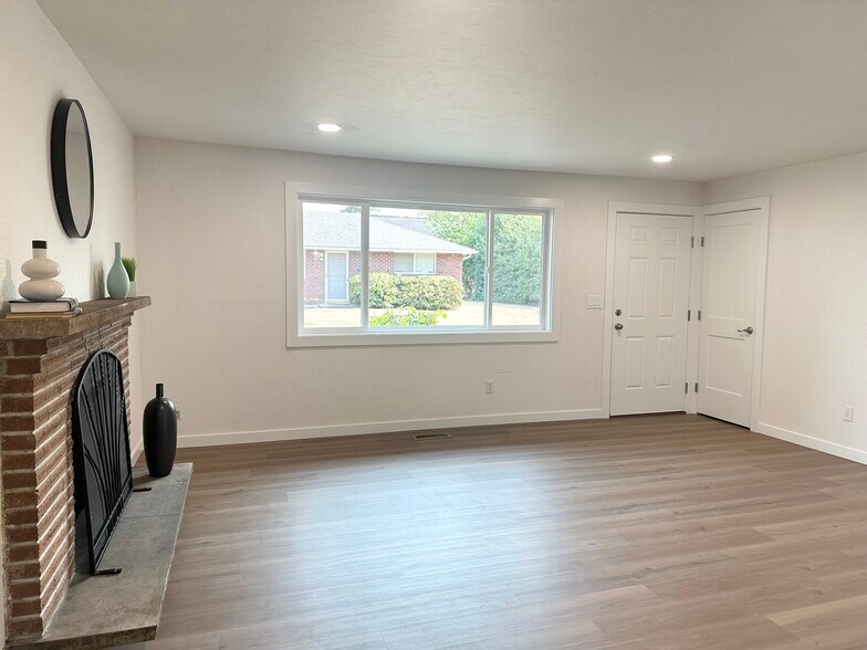 Primary Photo - 5222 108th Street Ct SW