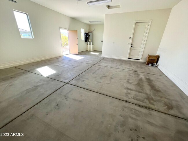 Building Photo - 8628 N Pierre Ct