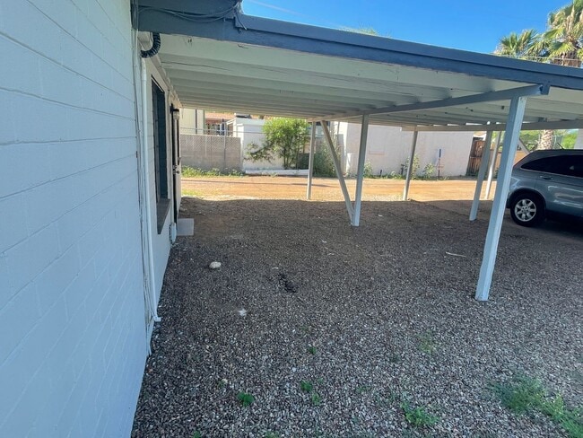 Building Photo - Remodeled Two Bedroom In Desirable Historical Tucson Neighborhood!!