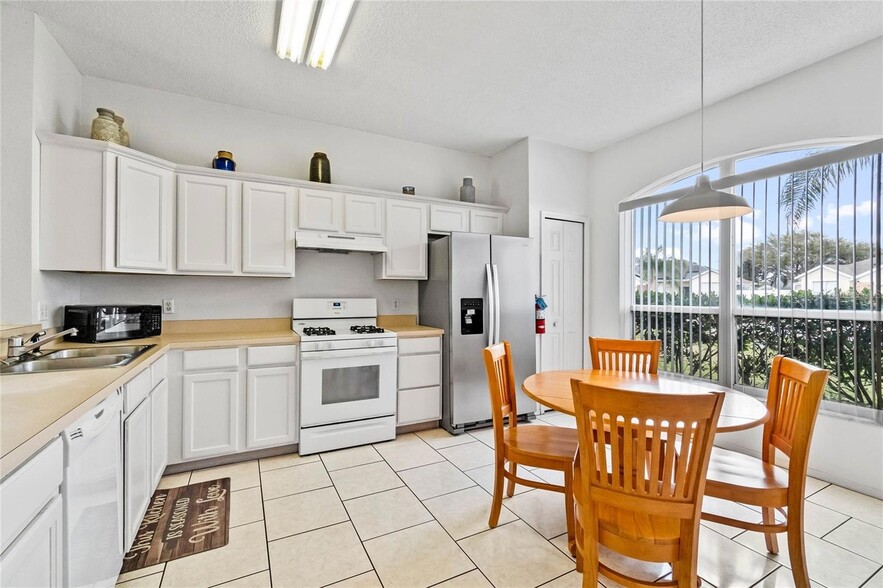 Bright Kitchen - 647 Ella Mae Dr