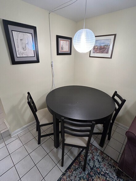 Building Photo - 2422 Observatory Pl NW