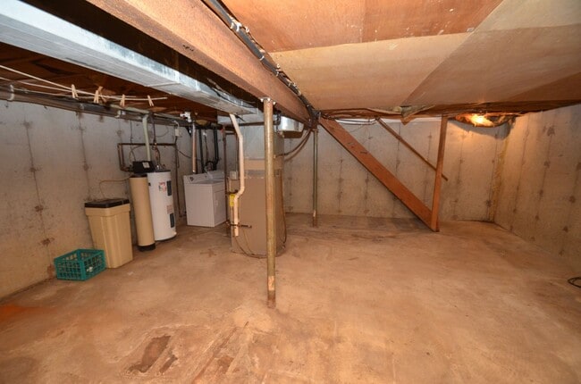 Building Photo - 1551 E Stonehenge Dr