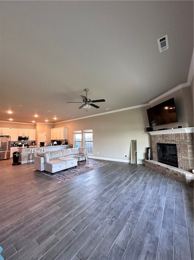Building Photo - 1030 Winesap Dr
