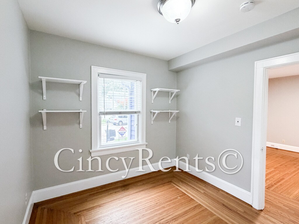 Building Photo - 3559 Rawson Pl