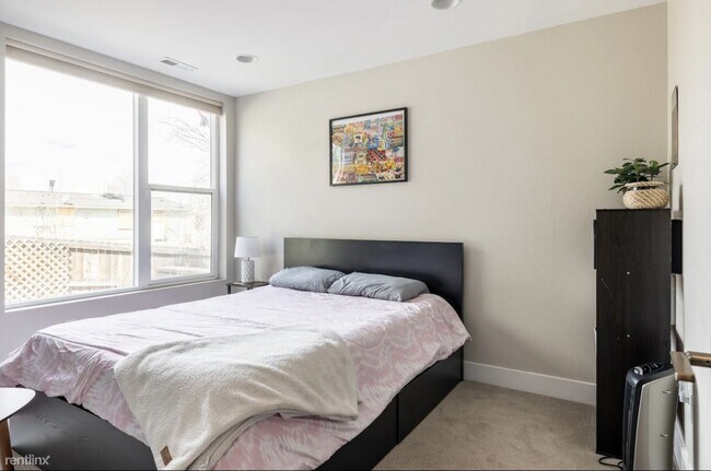 Building Photo - 3 br, 3 bath Townhome - 5743 West 17th Avenue