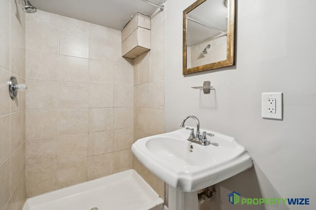 Building Photo - 2135 Ashburton St