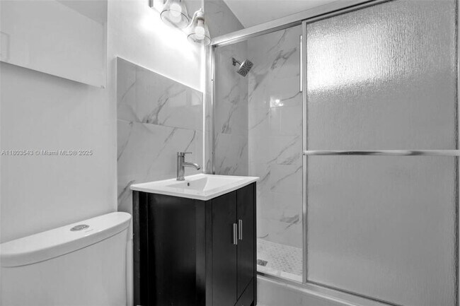 Building Photo - 2 bedroom in North Miami FL 33161