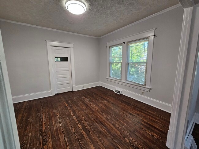 Building Photo - 920 N Church St